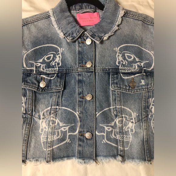 AZALEA WANG Jackets & Blazers - AZALEA  WANG SKULL DISTRESSED DENIM  JACKET SIZE: LARGE